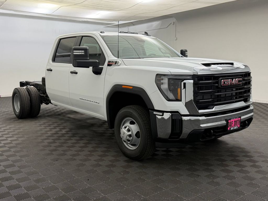 2026 GMC Sierra 3500 Chassis Cab Pro - Photo 7