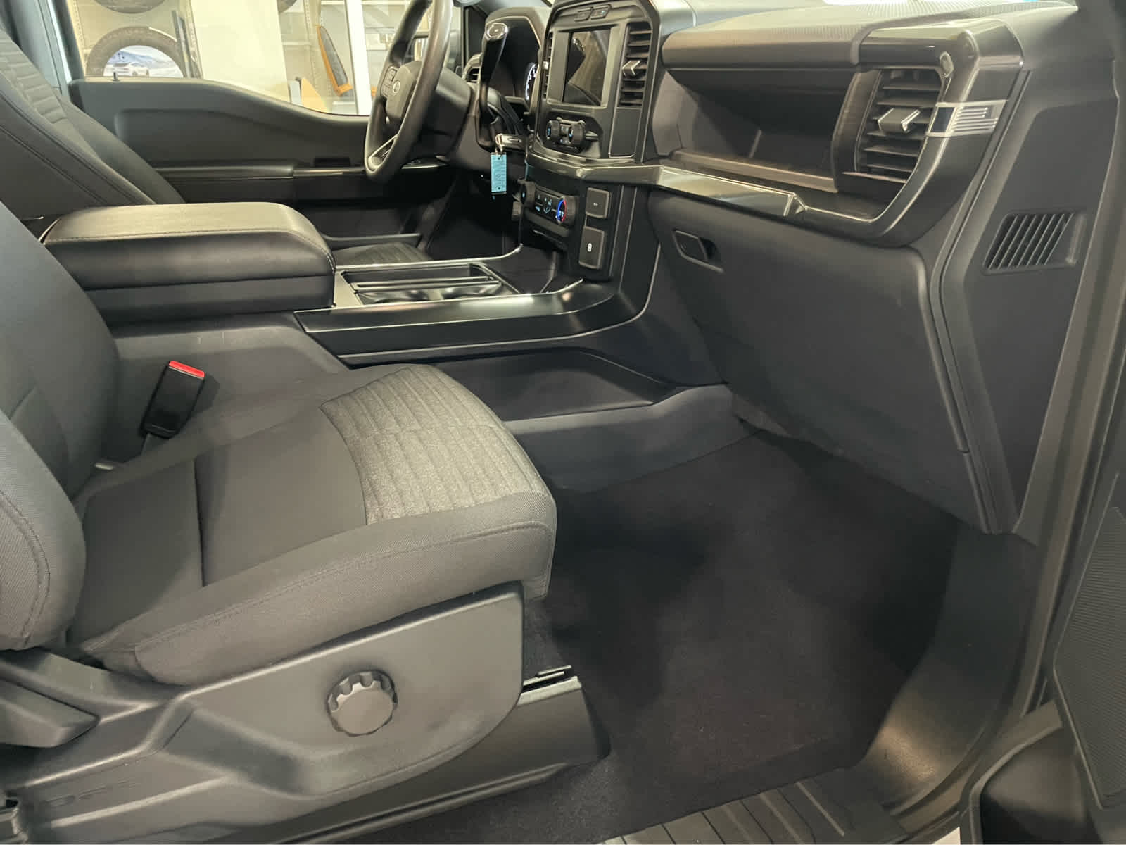 2023 Ford F-150 XL - Photo 35