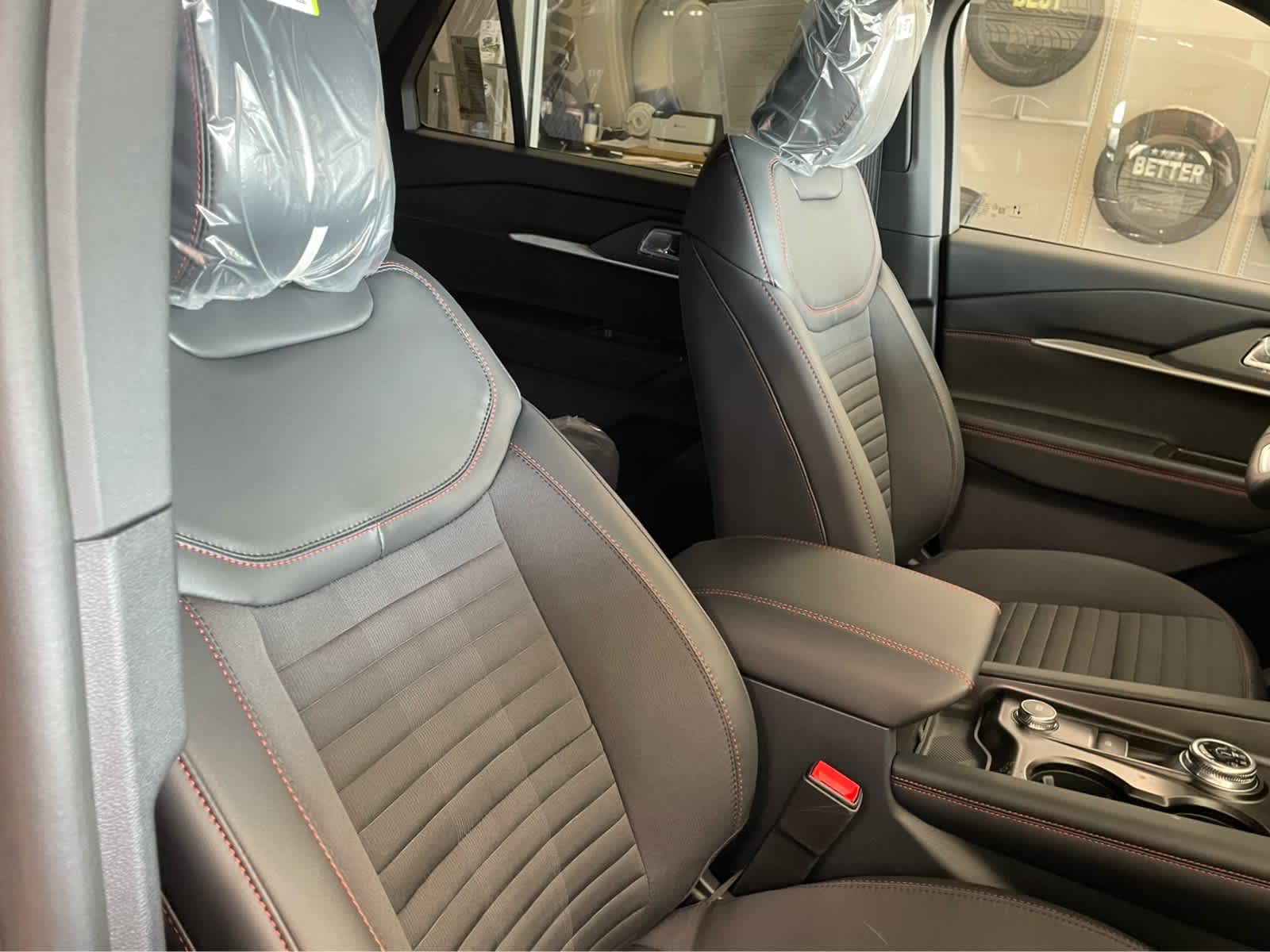 2026 Ford Explorer ST-Line - Photo 38