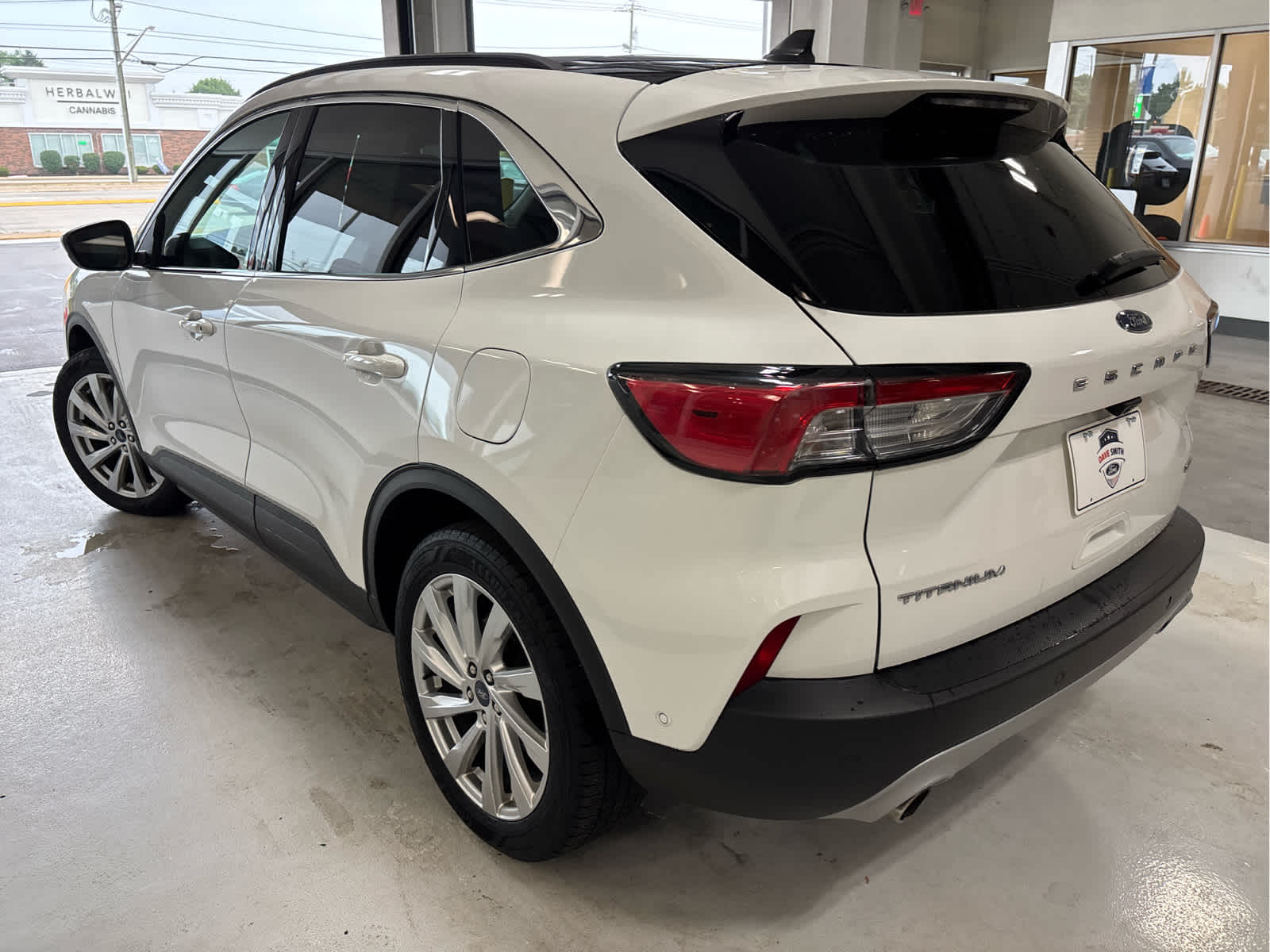 2021 Ford Escape Titanium Hybrid photo 2