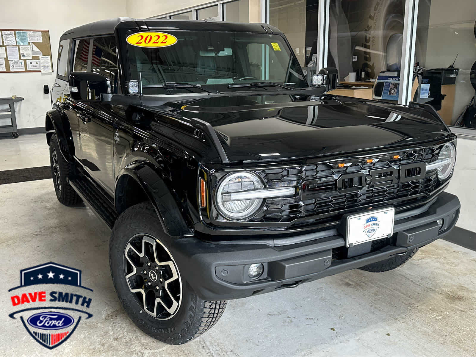 2022 Ford Bronco 4-Door Outer Banks's photo