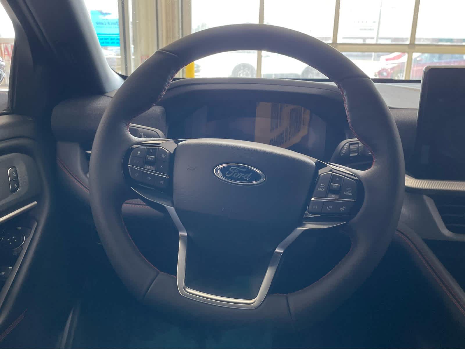 2026 Ford Explorer ST-Line - Photo 12