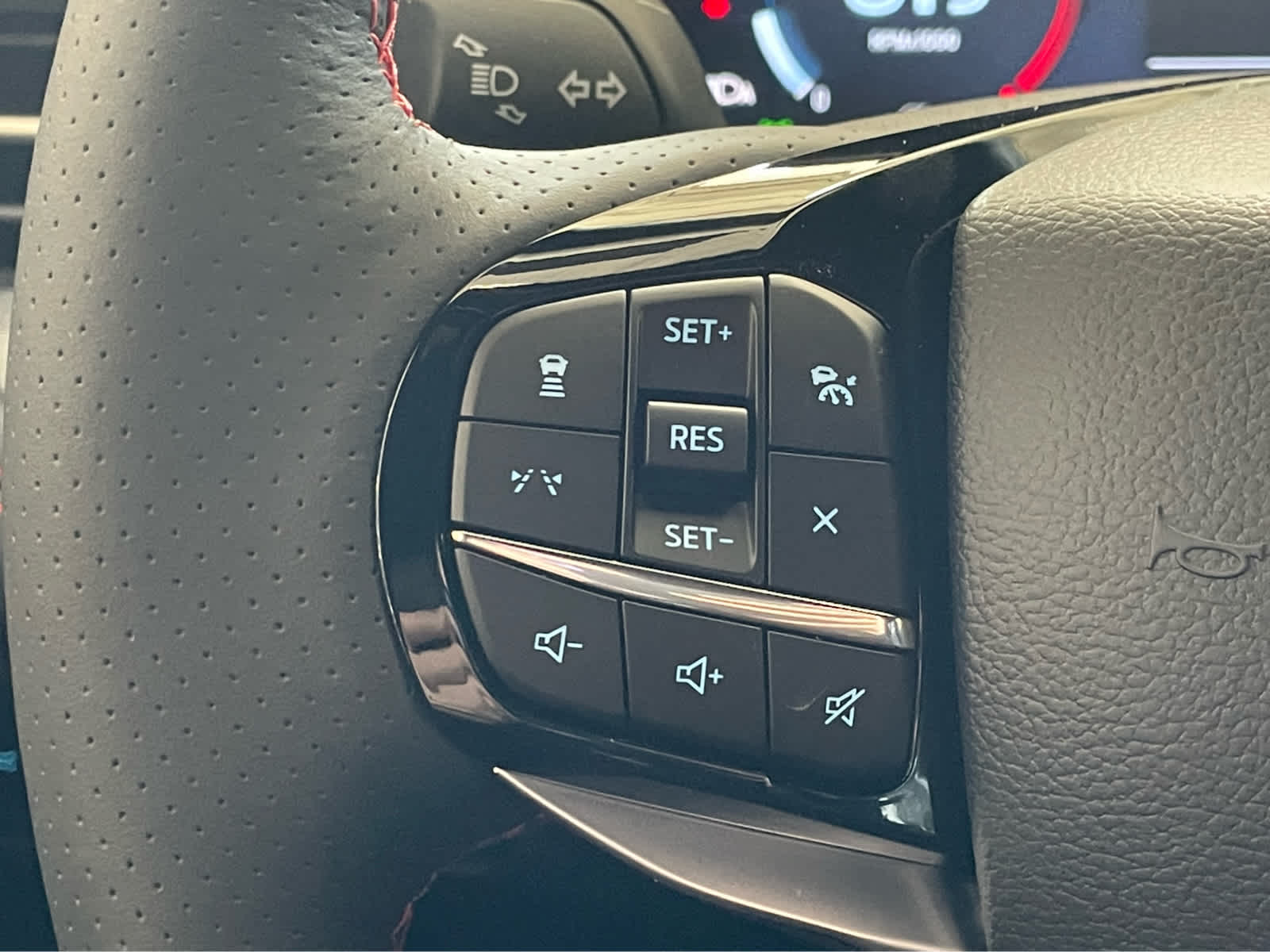 2026 Ford Explorer ST-Line - Photo 20