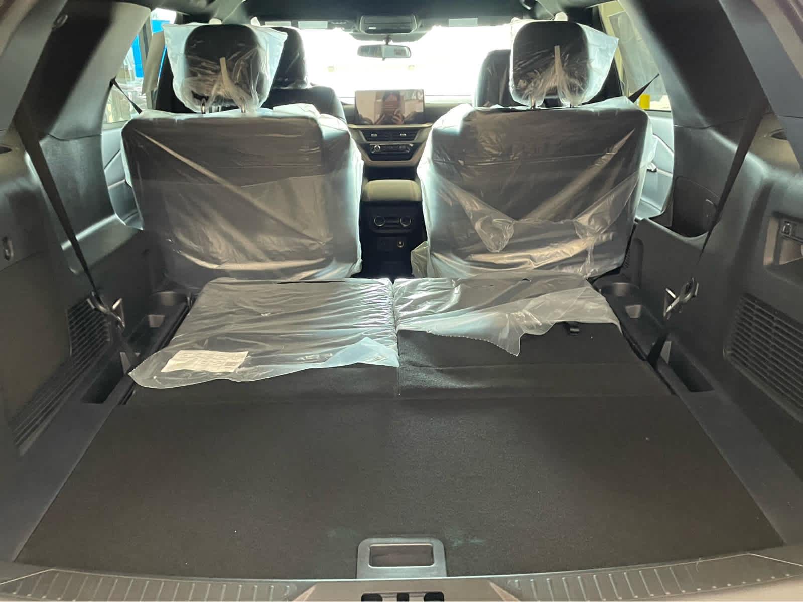 2026 Ford Explorer ST-Line - Photo 26