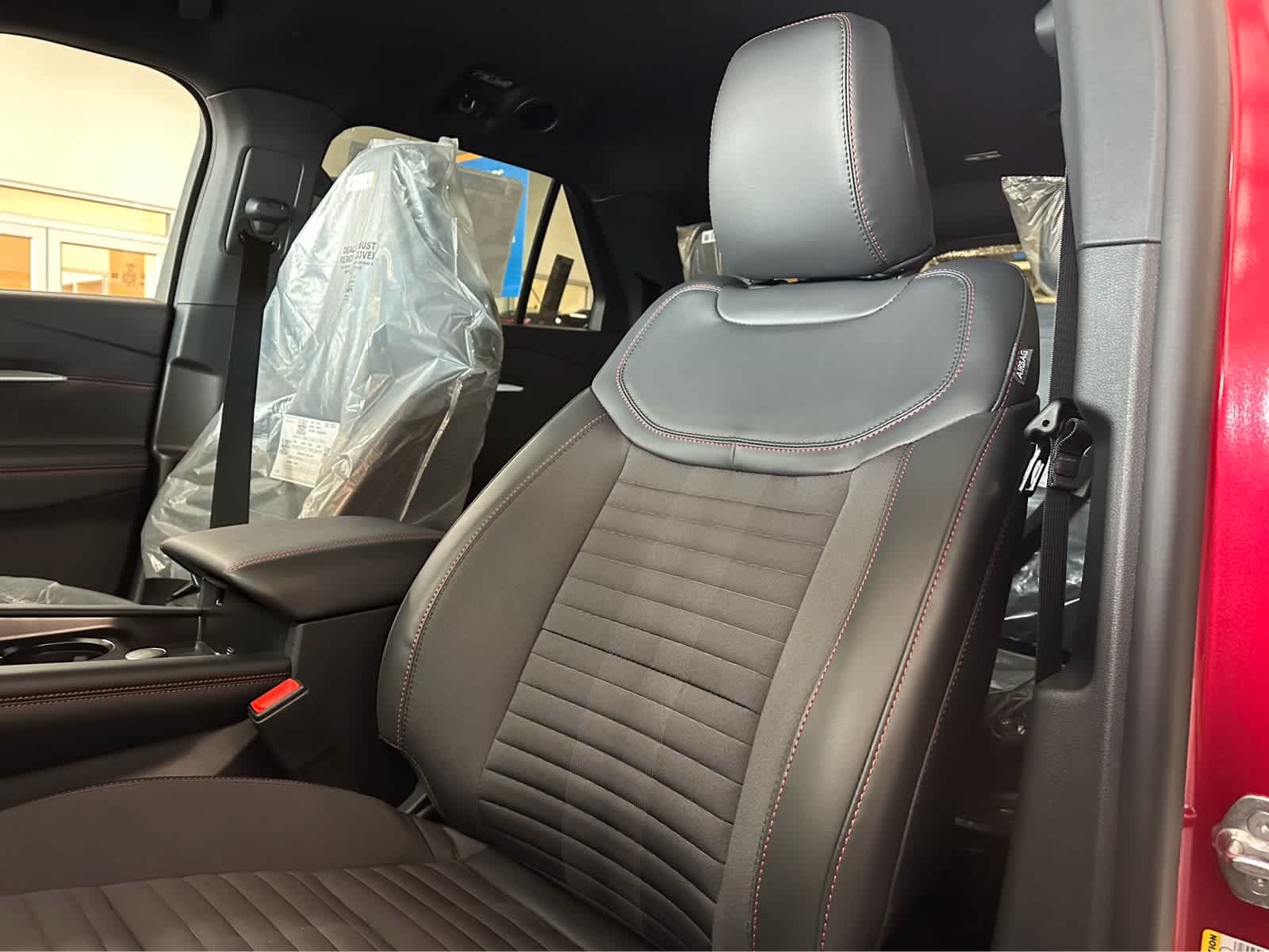 2026 Ford Explorer ST-Line - Photo 20