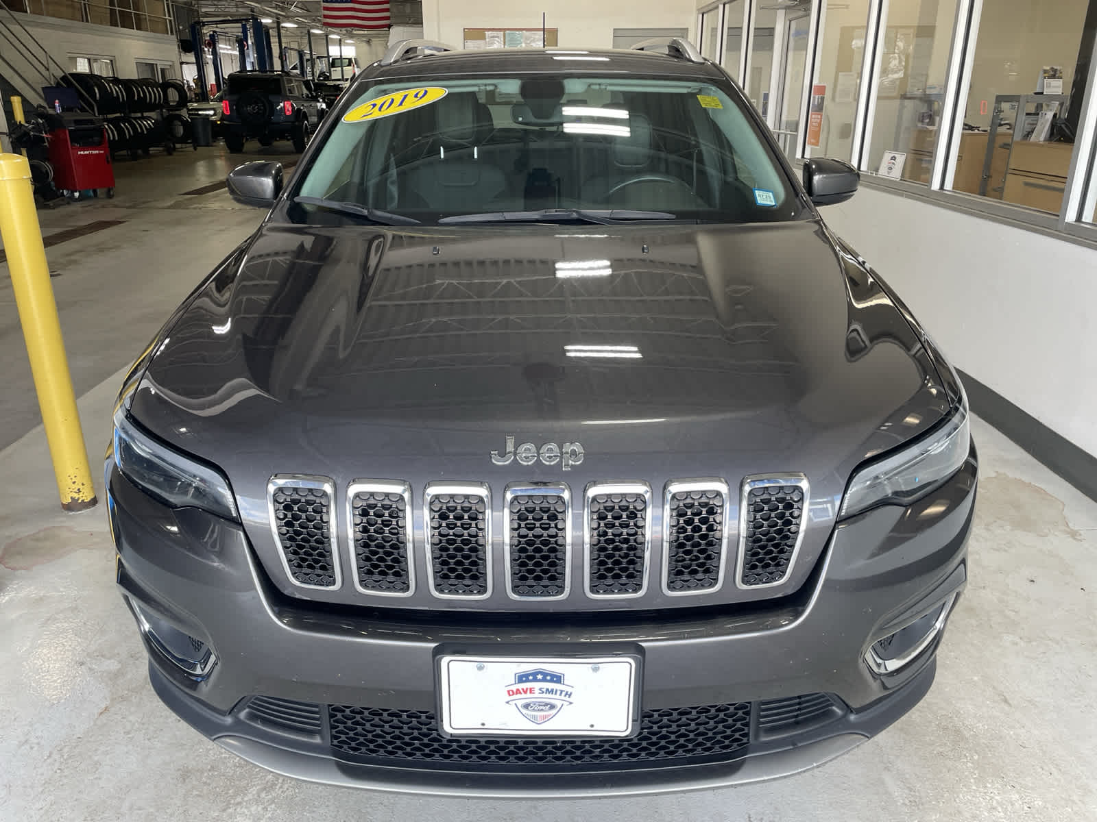 Used 2019 Jeep Cherokee Limited with VIN 1C4PJMDN2KD474696 for sale in Williamsville, NY