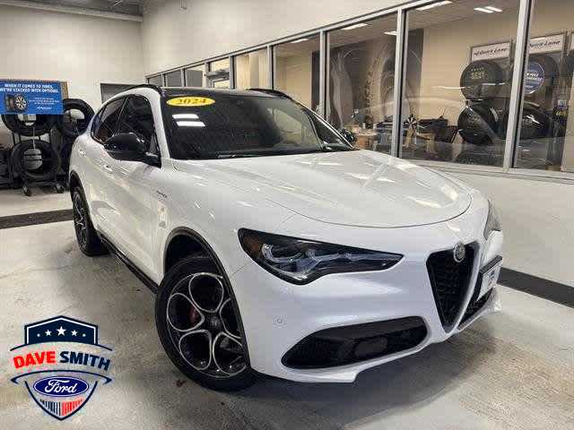 2024 Alfa Romeo Stelvio Veloce's photo