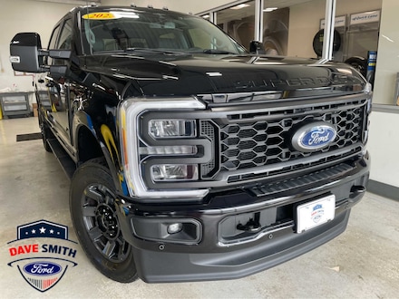 2023 Ford Super Duty F-250 Pickup Lariat 4WD Crew Cab 6.75 Box Truck Crew Cab
