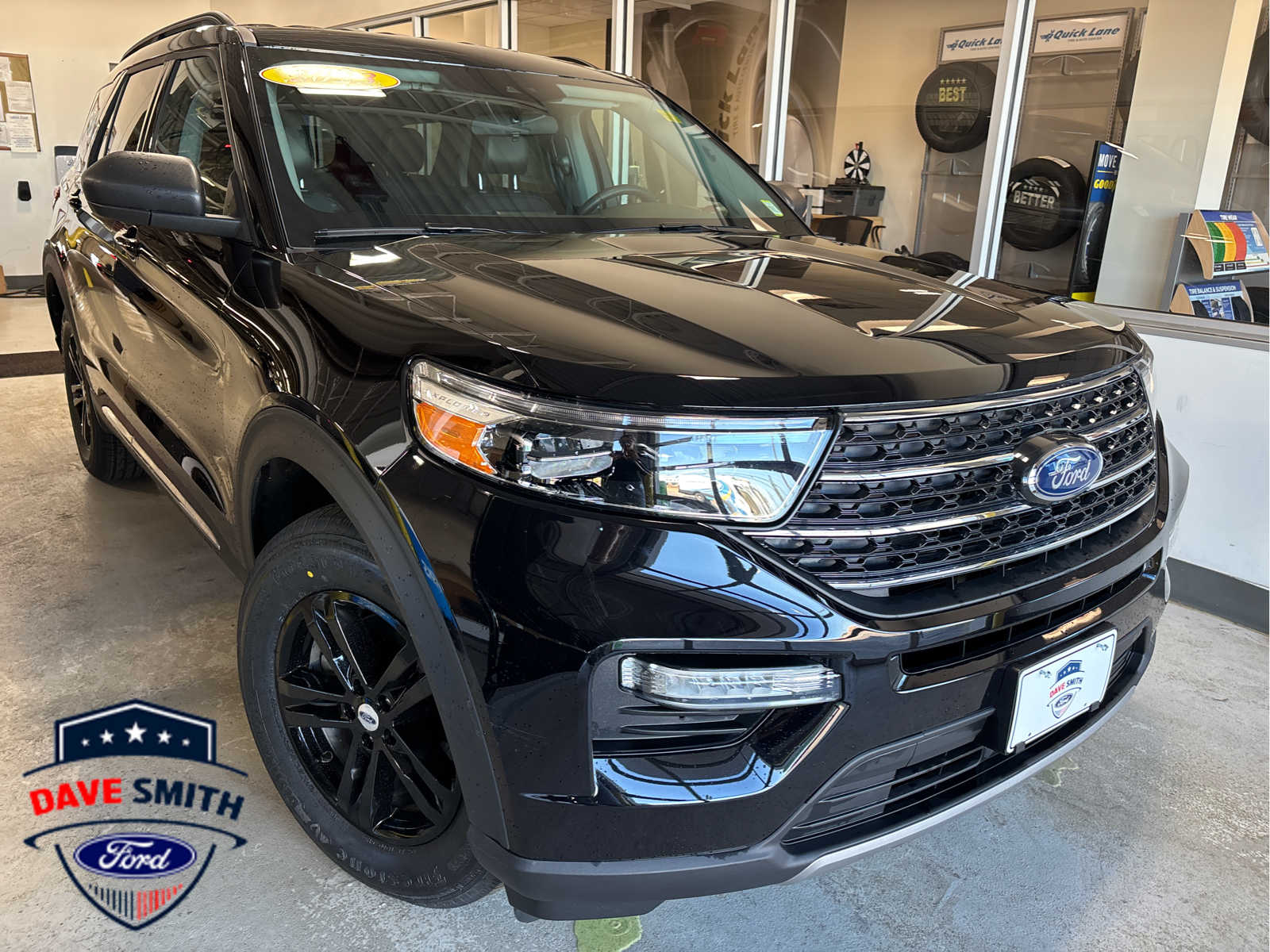 2023 Ford Explorer XLT 4WD's photo