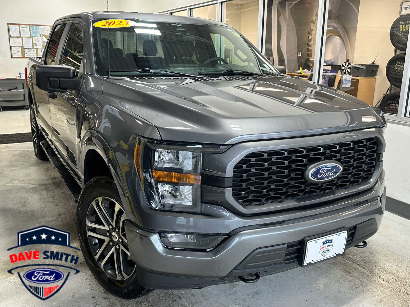 2023 Ford F-150 XL's photo