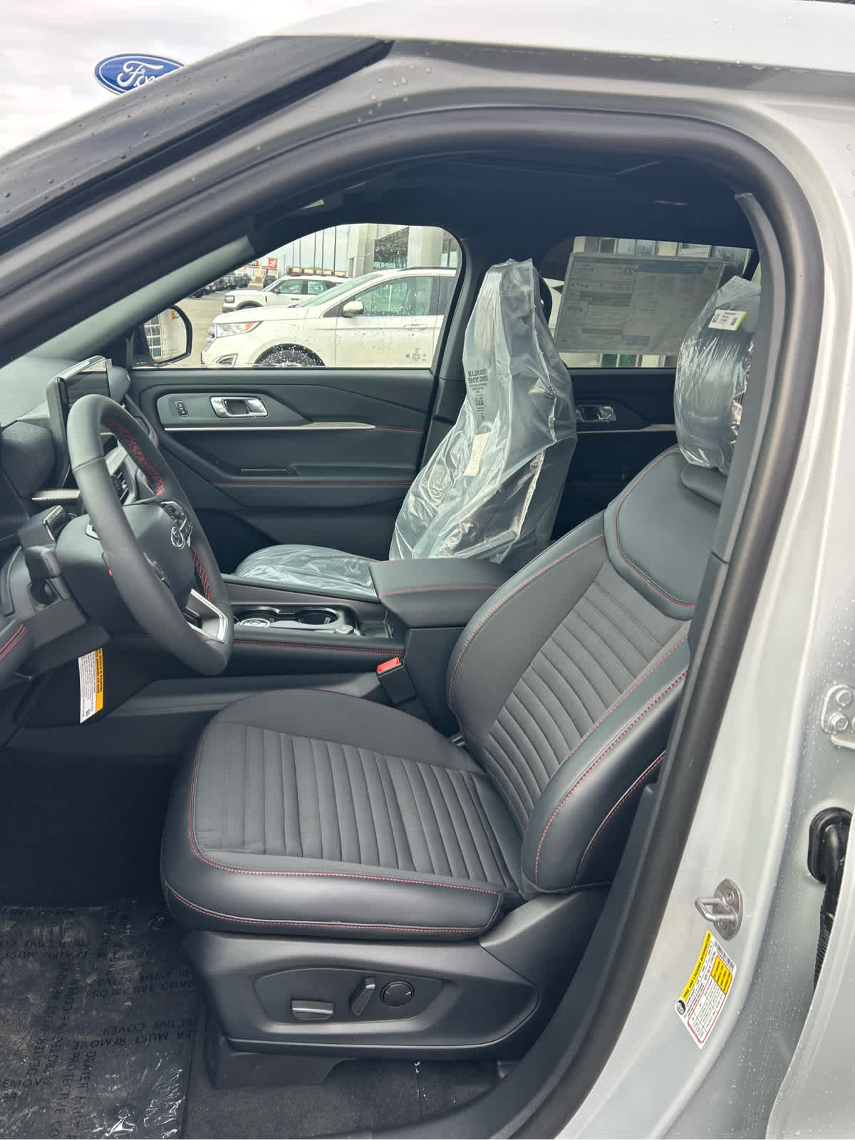 2026 Ford Explorer ST-Line - Photo 10