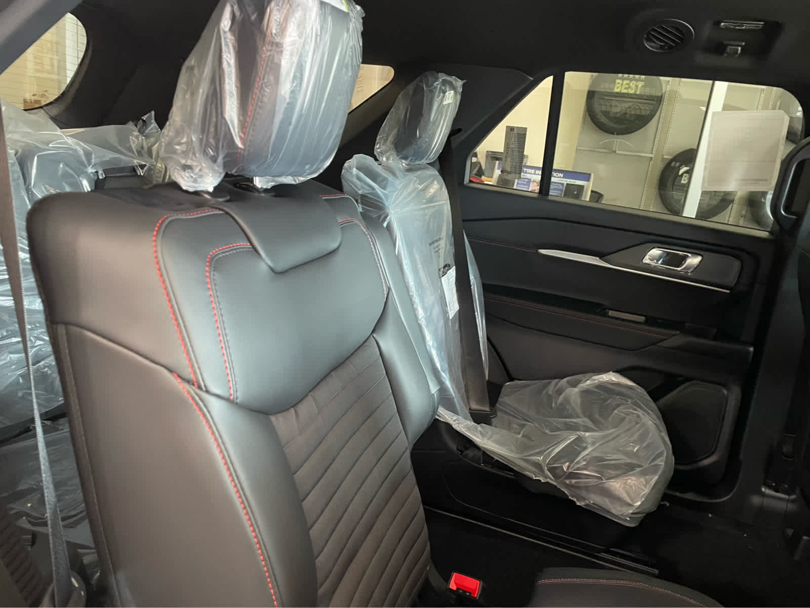 2026 Ford Explorer ST-Line - Photo 31
