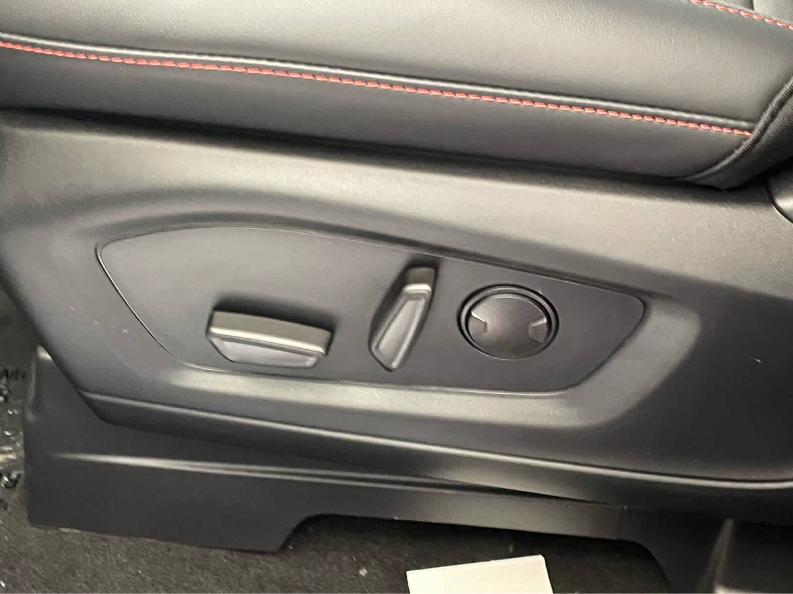 2026 Ford Explorer ST-Line - Photo 18