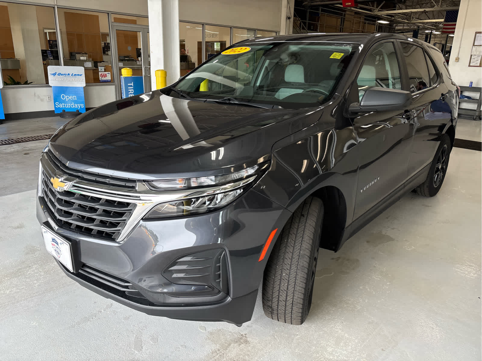 2022 Chevrolet Equinox LS photo 3