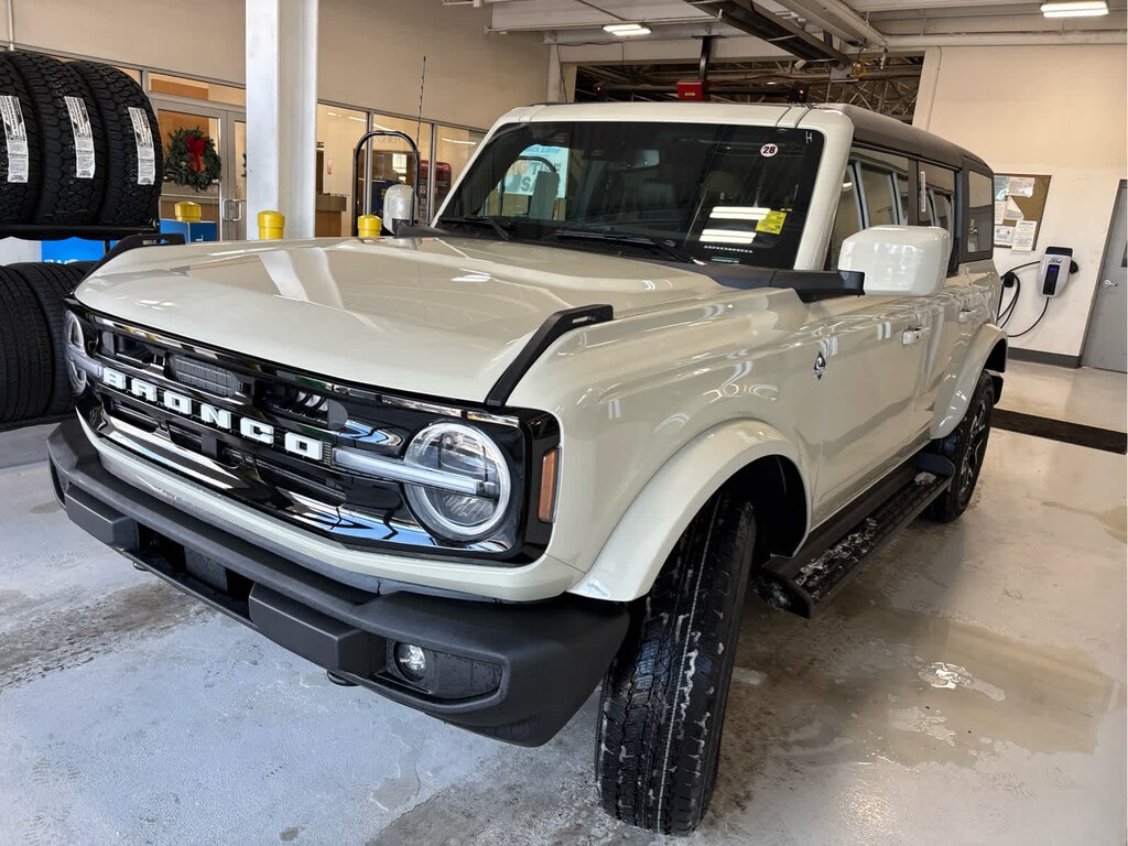 New 2025 Ford Bronco Outer Banks SUV