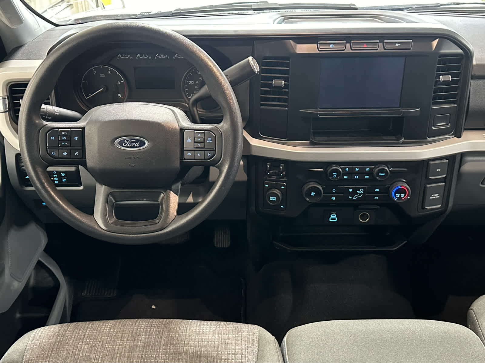 2024 Ford F-250 XLT photo 2