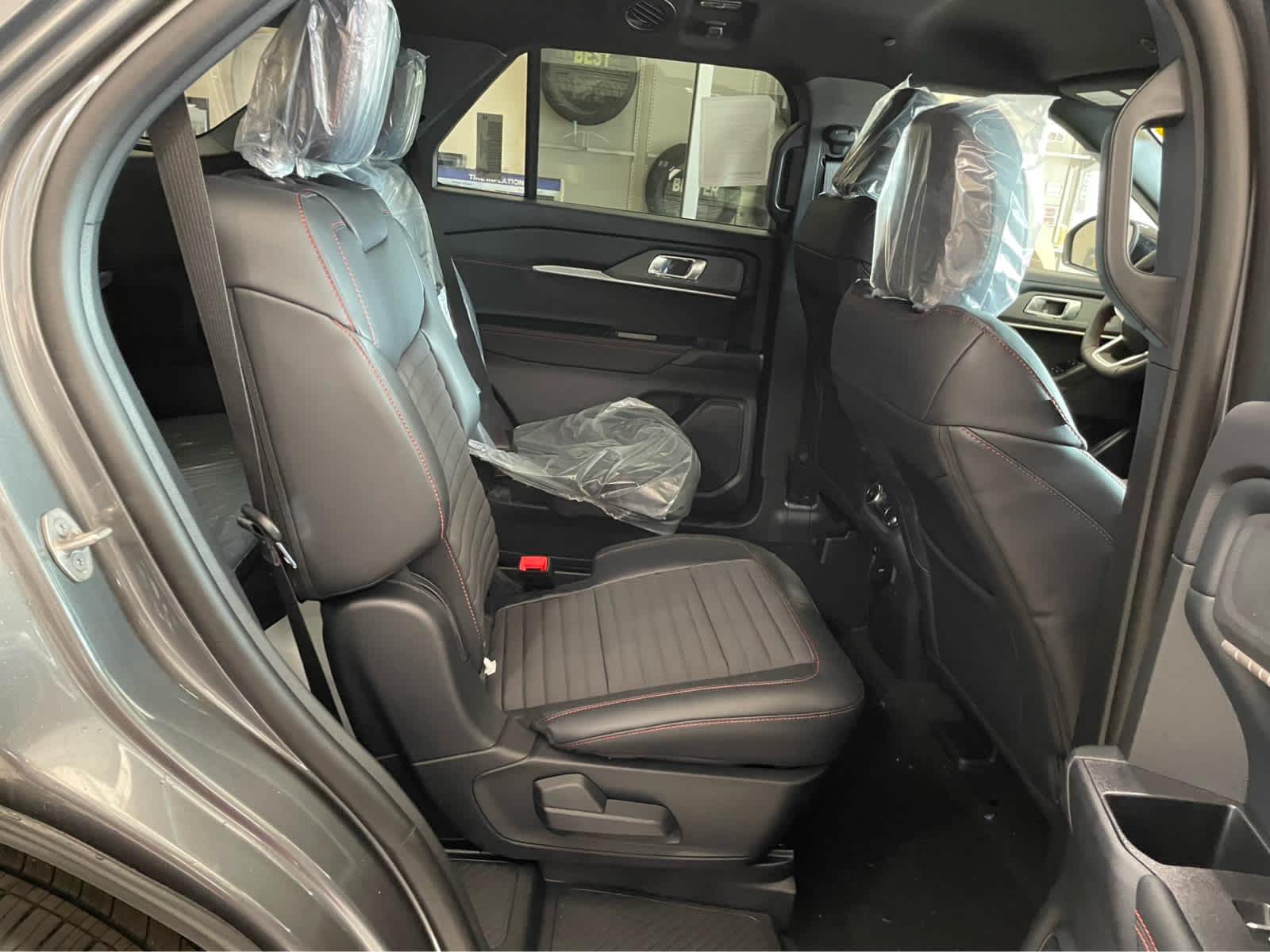 2026 Ford Explorer ST-Line - Photo 32