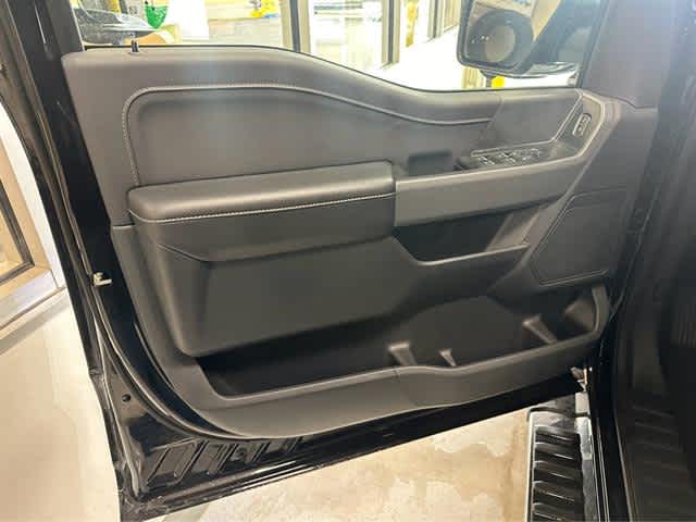 2025 Ford F-150 XLT photo 4