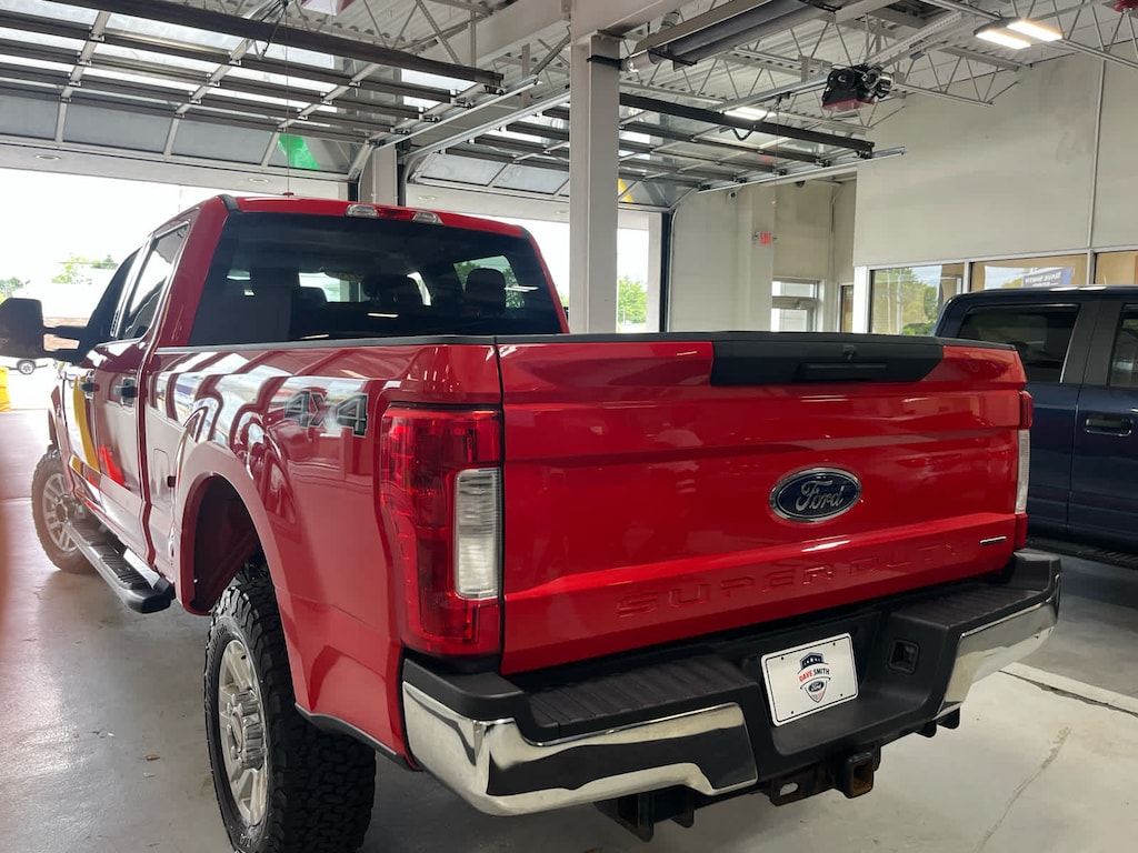 Used 2018 Ford Super Duty F-250 SRW XLT 4WD Crew Cab 6.75 Box Truck Crew Cab