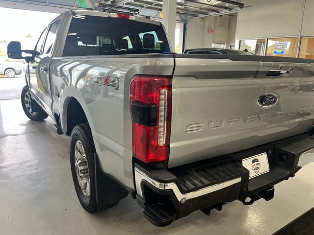 2023 Ford F-250 Lariat photo 4
