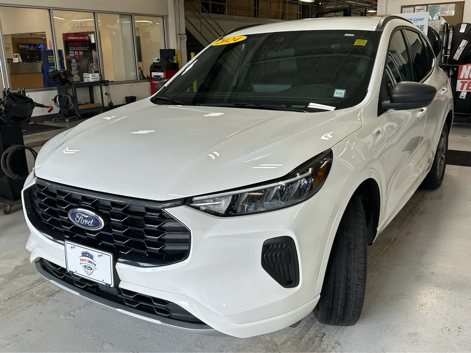 2024 Ford Escape ST-Line photo 3