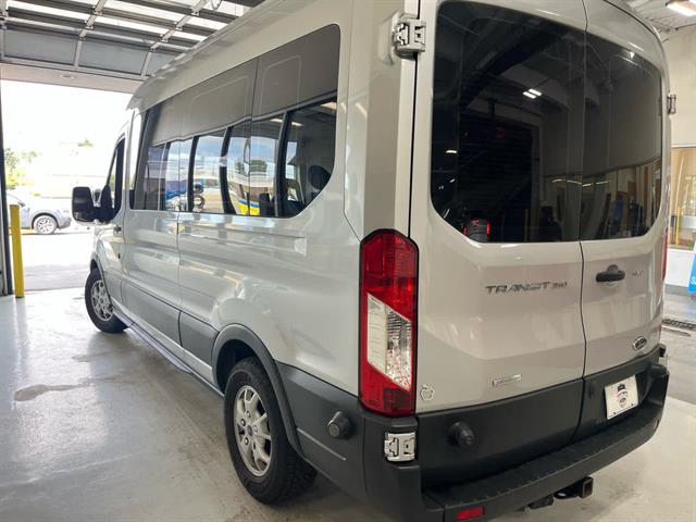 2016 Ford Transit XLT photo 4