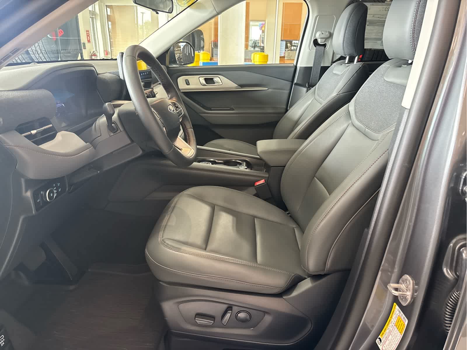 2026 Ford Explorer Active - Photo 14