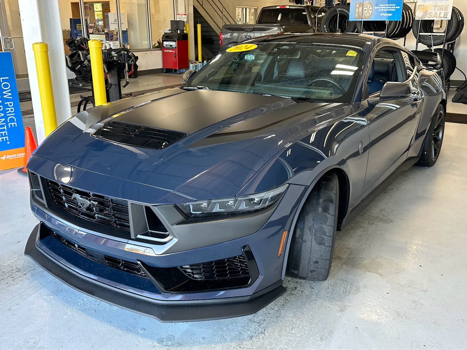 2024 Ford Mustang Dark Horse photo 3