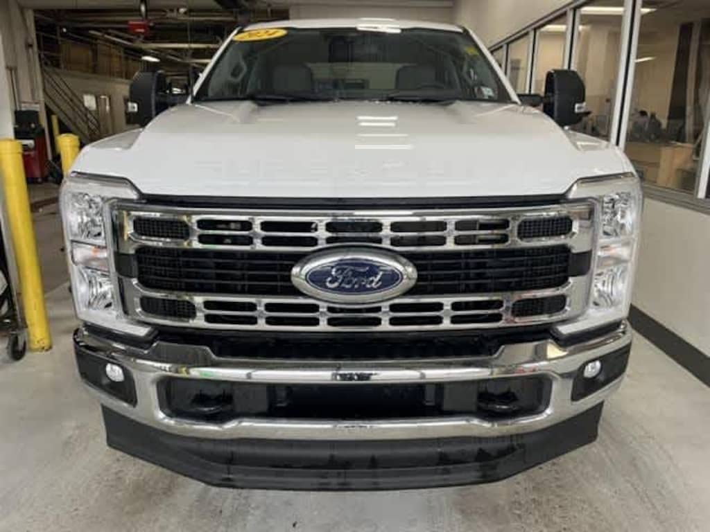 Used 2024 Ford Super Duty F-250 SRW XLT 4WD Crew Cab 6.75 Box Truck Crew Cab