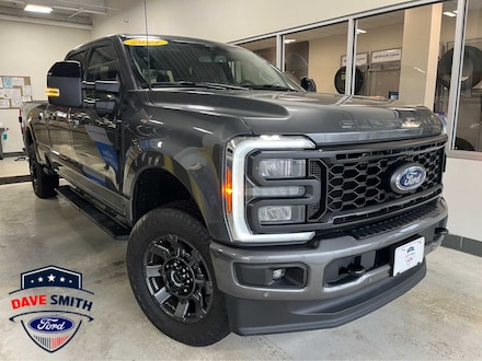 2024 Ford Super Duty F-250 Pickup Lariat 4WD Crew Cab 6.75 Box Truck Crew Cab