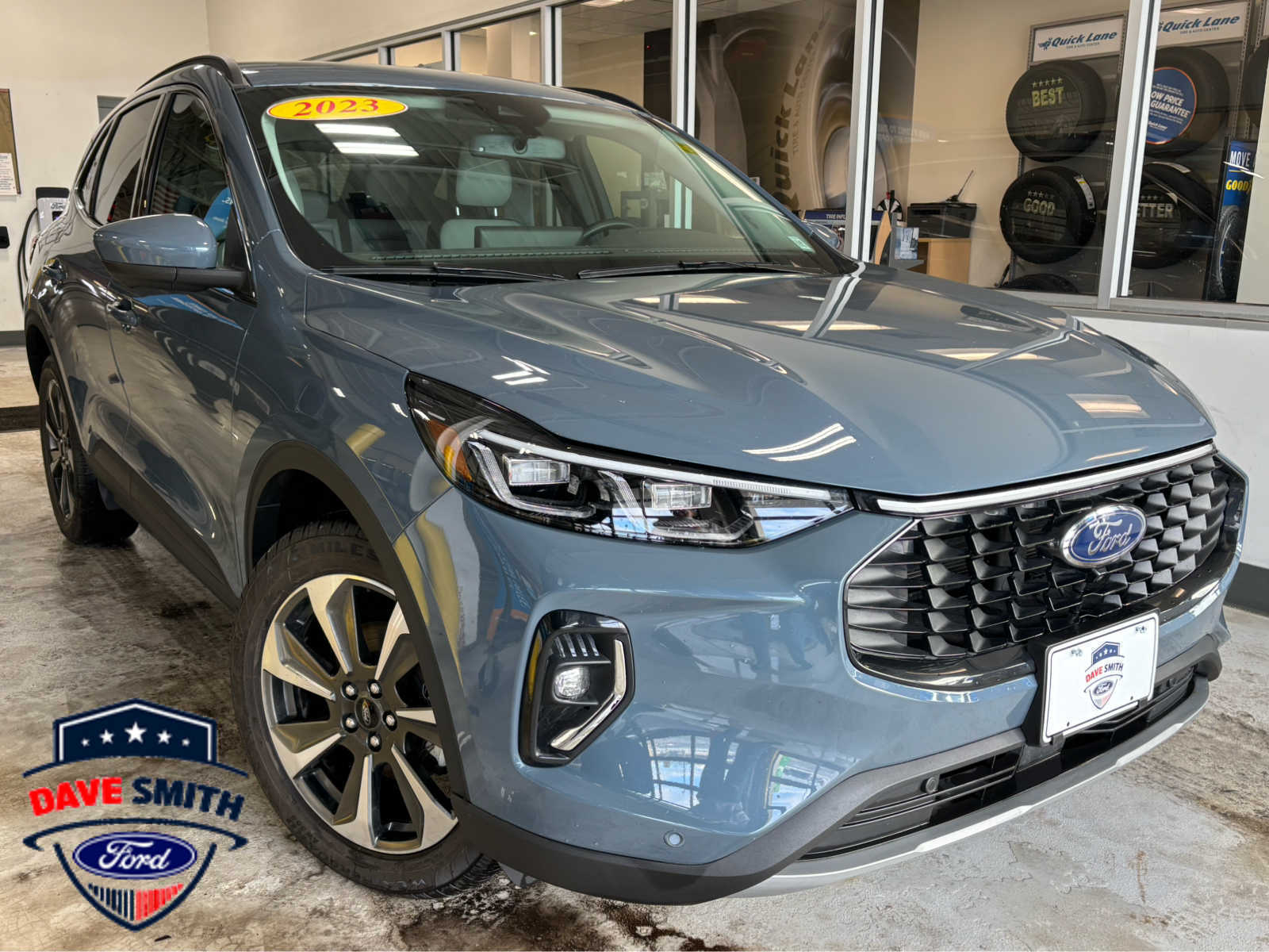 2023 Ford Escape Platinum's photo