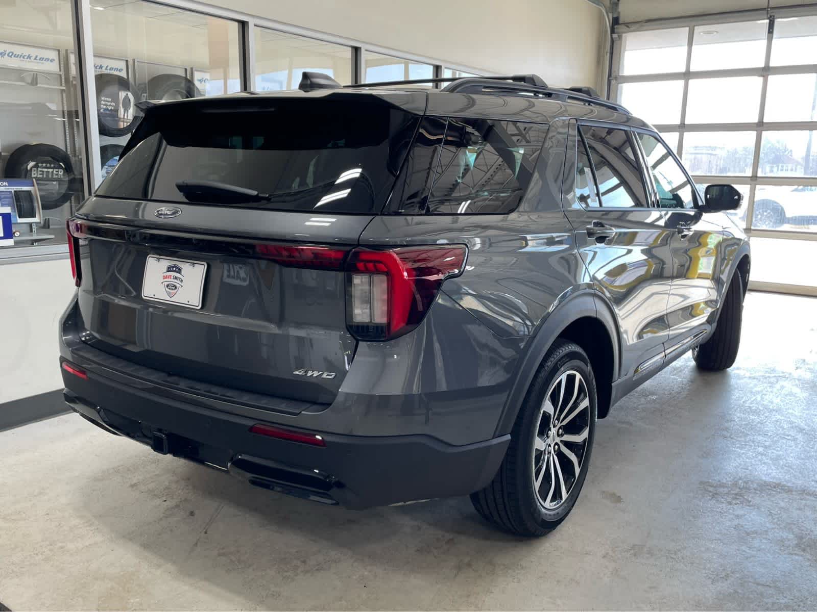 2026 Ford Explorer ST-Line - Photo 7
