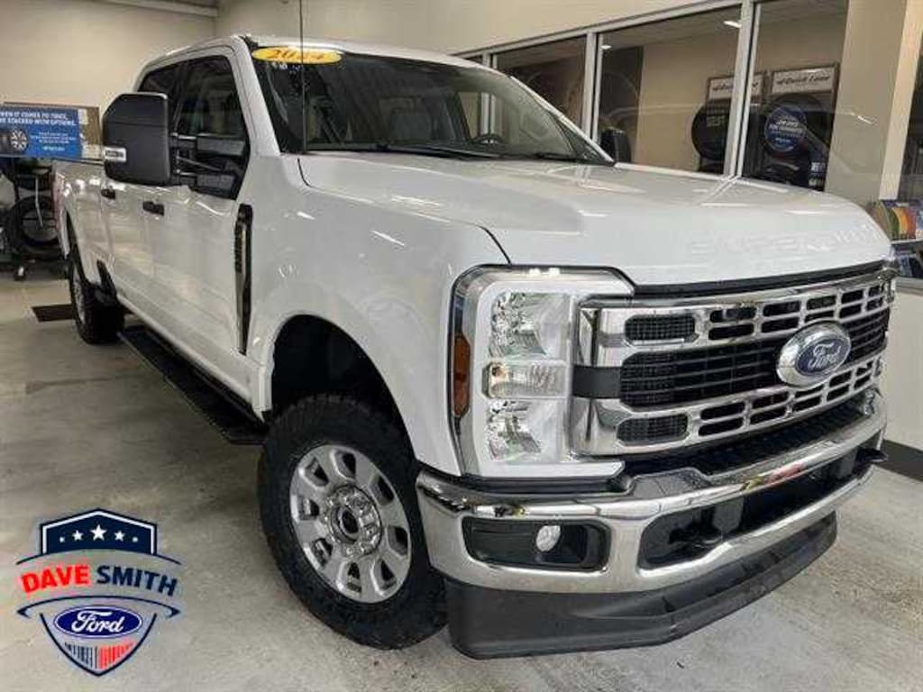 Used 2024 Ford Super Duty F-250 SRW XLT 4WD Crew Cab 6.75 Box Truck Crew Cab