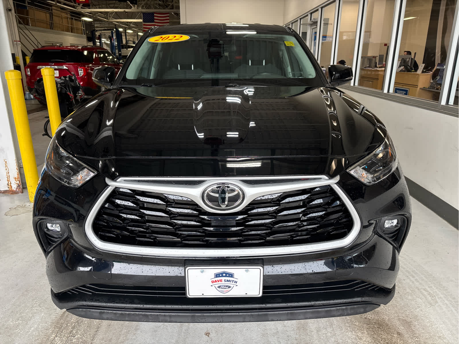 2022 Toyota Highlander LE photo 2