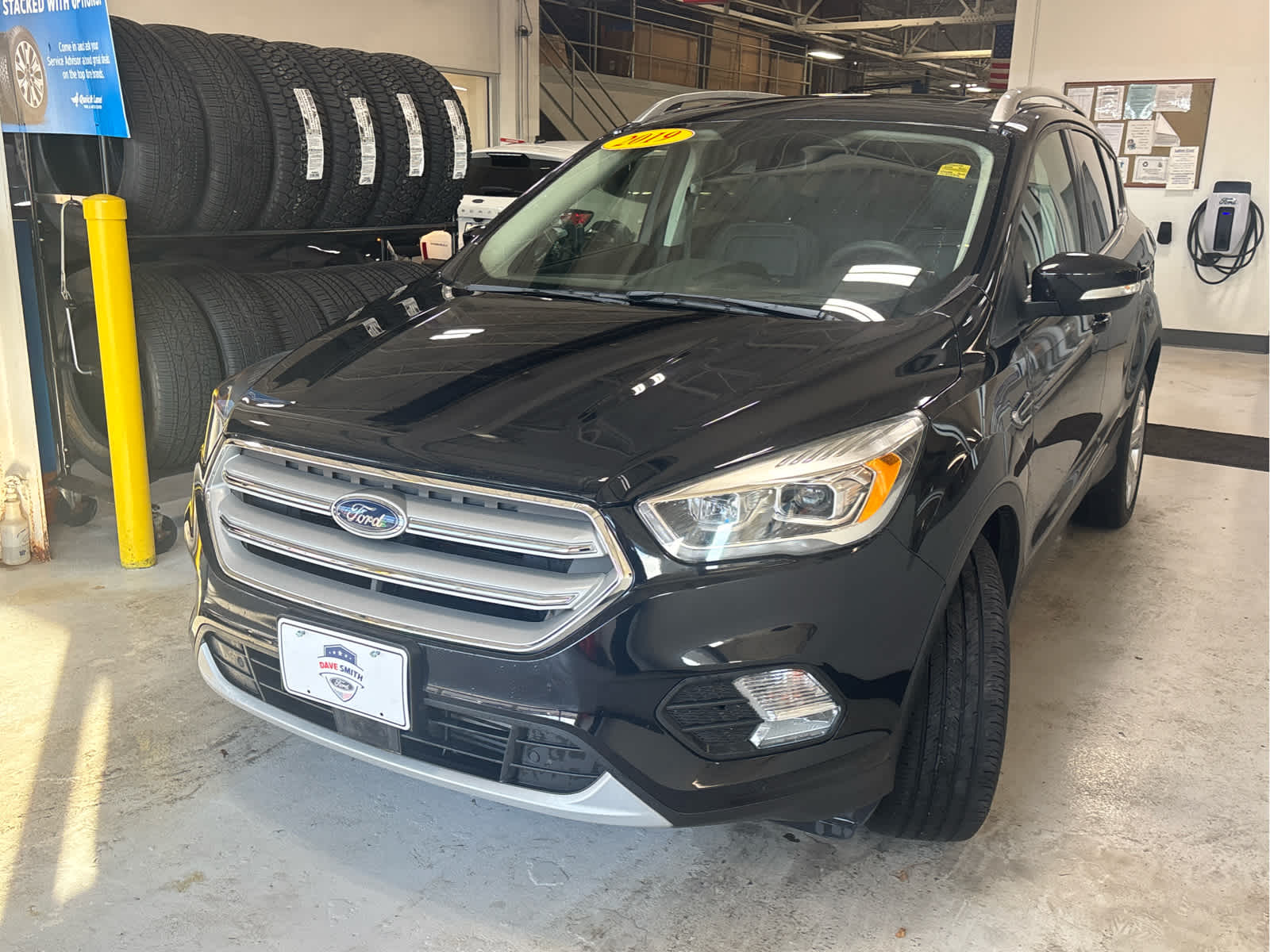 2019 Ford Escape Titanium photo 2