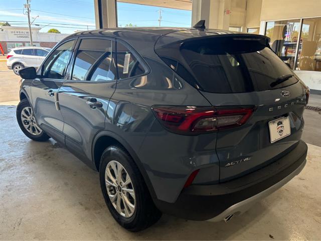 2025 Ford Escape Active photo 4