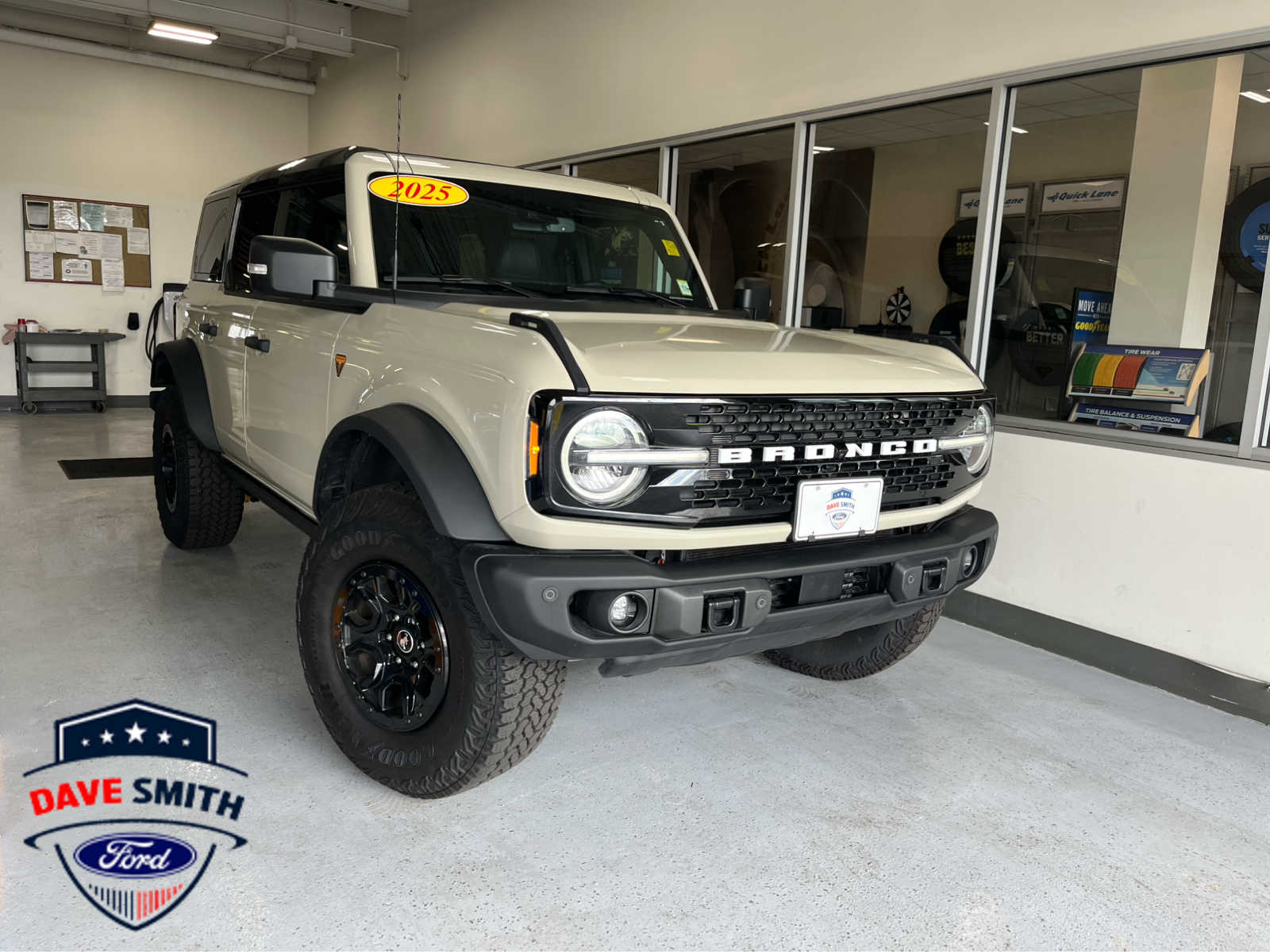 2025 Ford Bronco SUV 