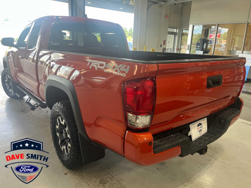Used 2017 Toyota Tacoma TRD Off Road Access Cab 6 Bed V6 4x4 AT (SE) Truck Access Cab