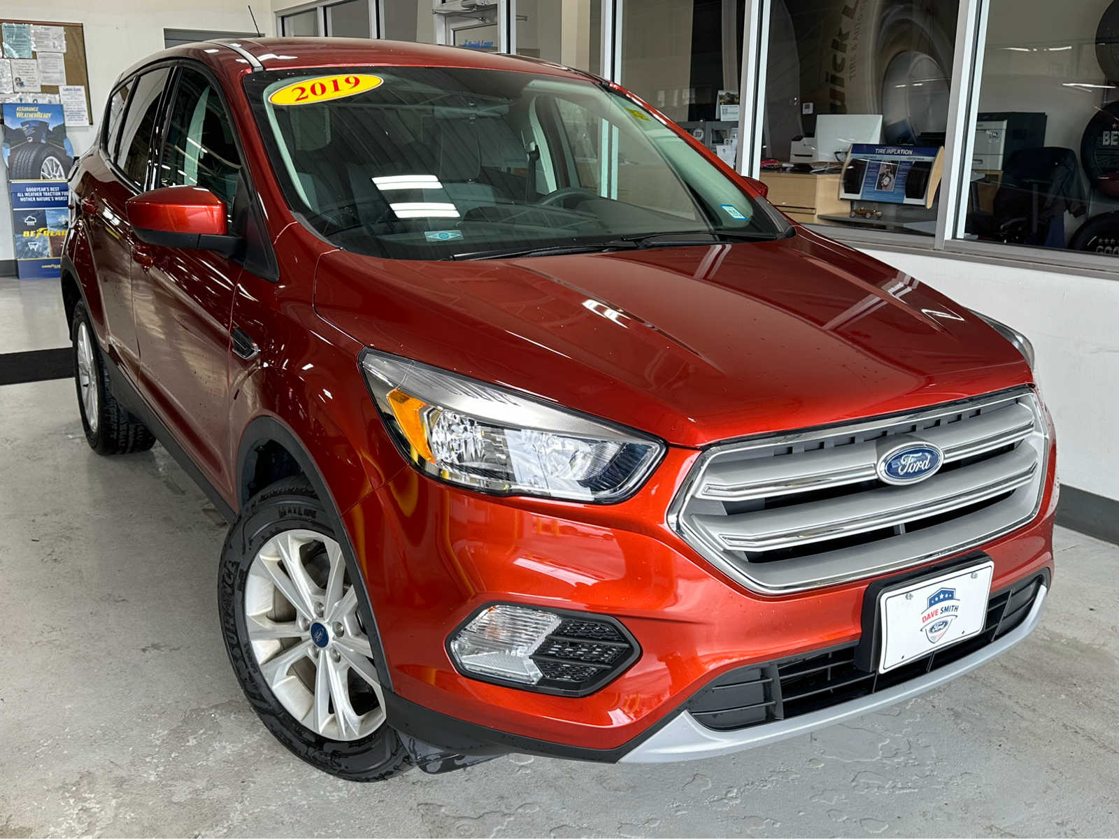 Used 2019 Ford Escape SE with VIN 1FMCU9GD6KUA03068 for sale in Williamsville, NY