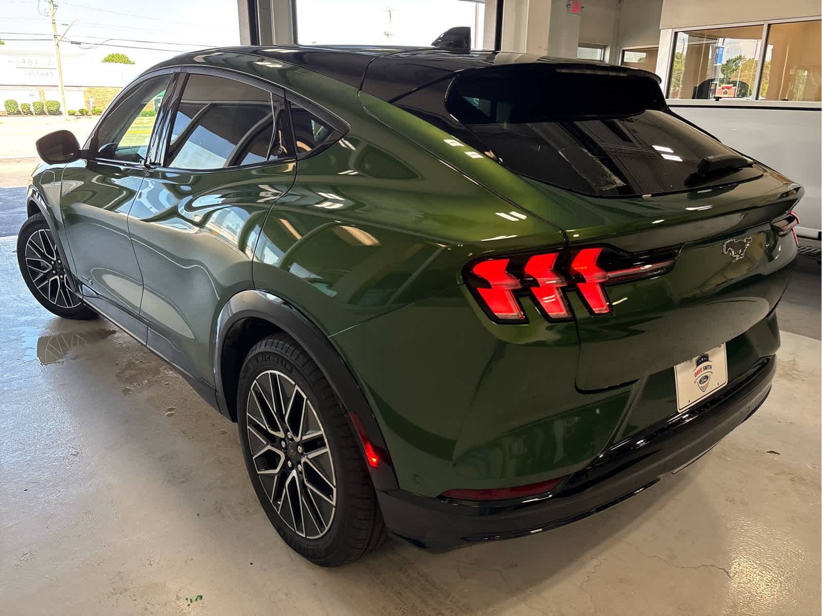2024 Ford Mustang Mach-E Premium photo 4