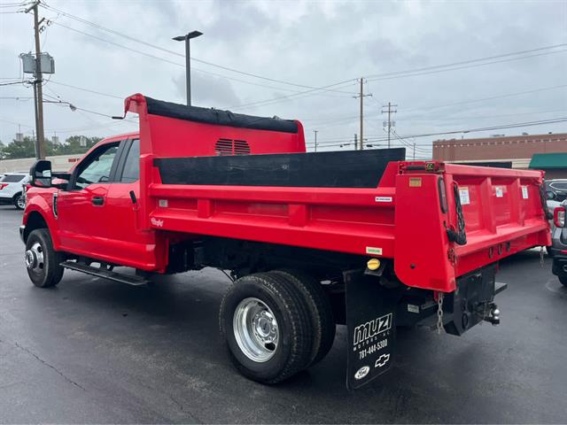 2019 Ford F-350 Super Duty Chassis Cab XL