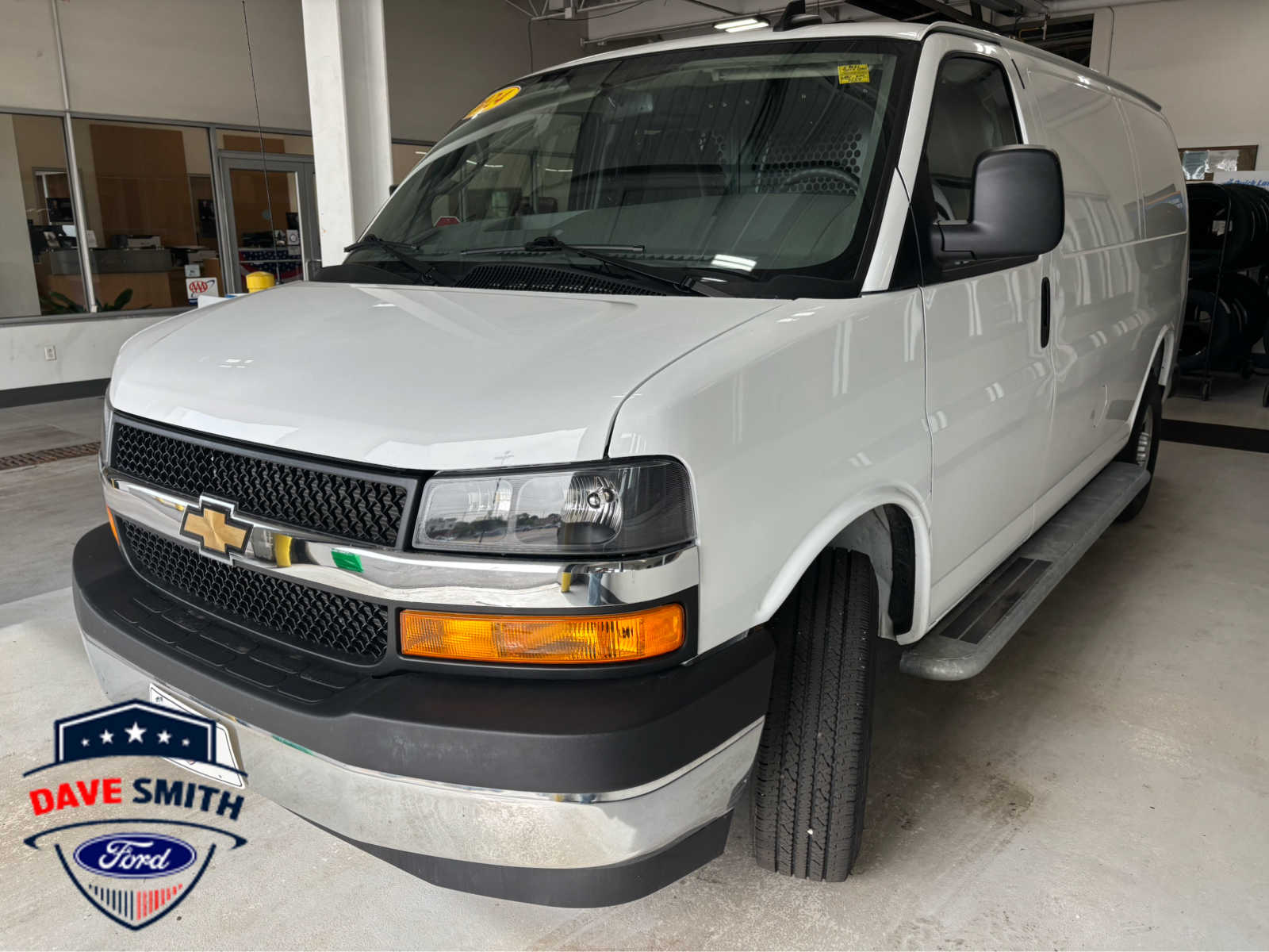 2024 Chevrolet Express 2500 Work Van HD's photo