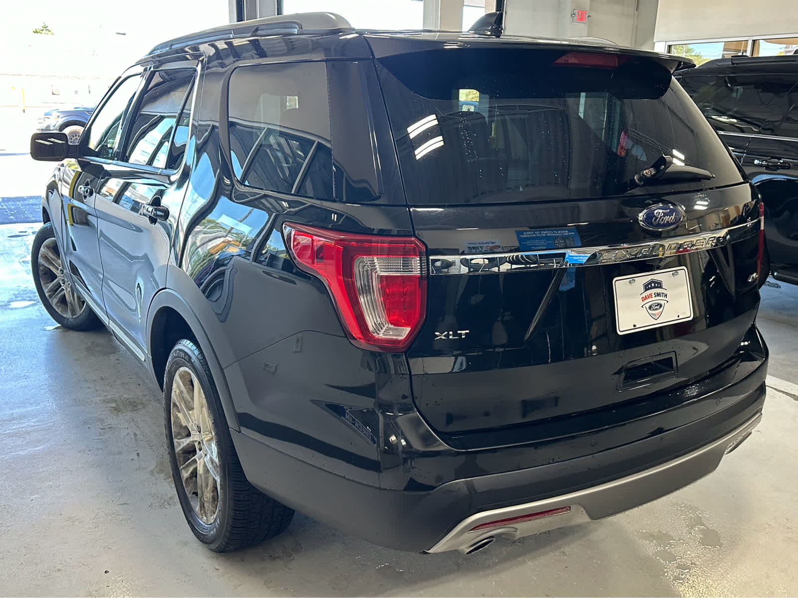 2017 Ford Explorer XLT photo 2