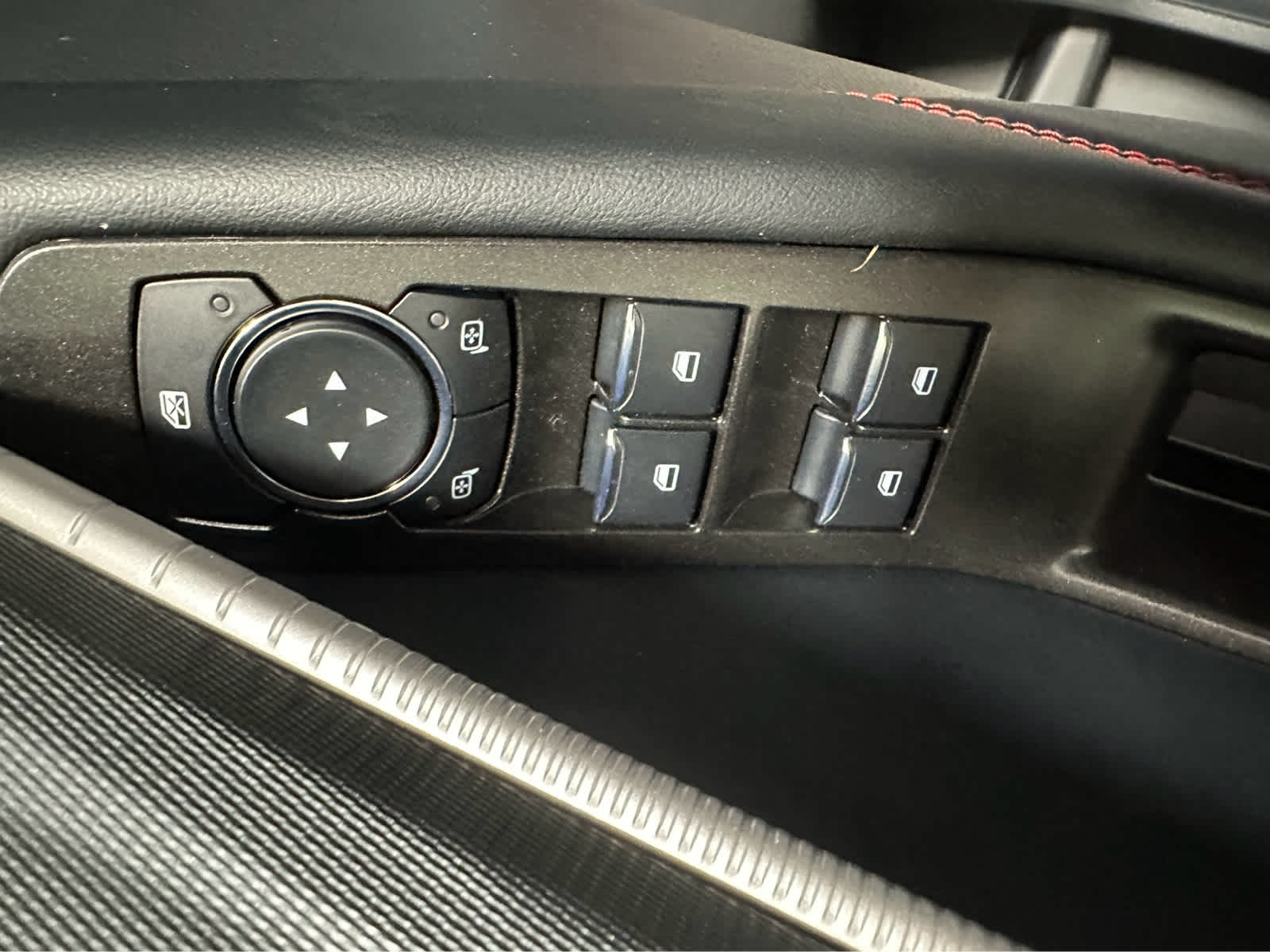2026 Ford Explorer ST-Line - Photo 11