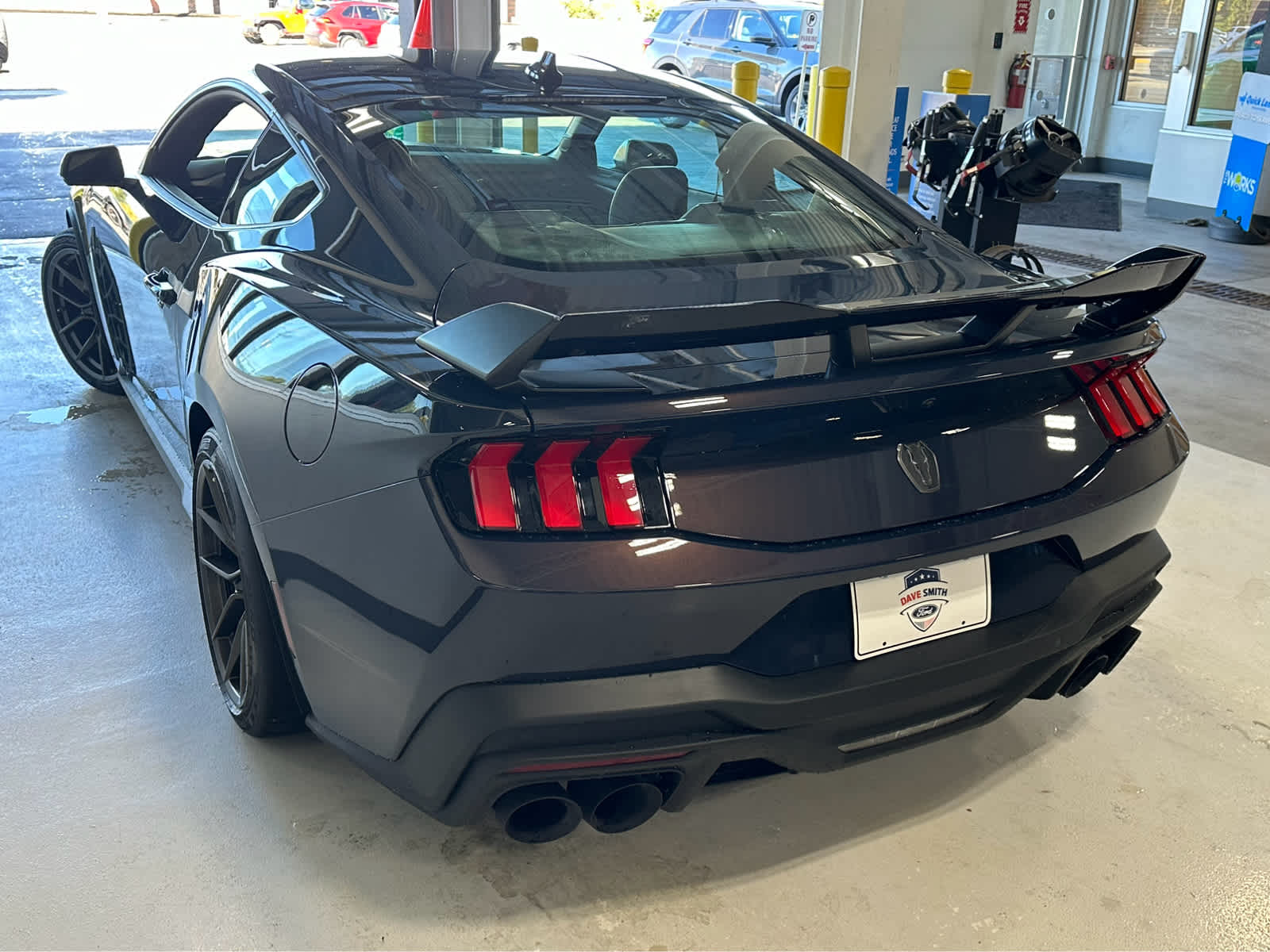 2024 Ford Mustang Dark Horse photo 4