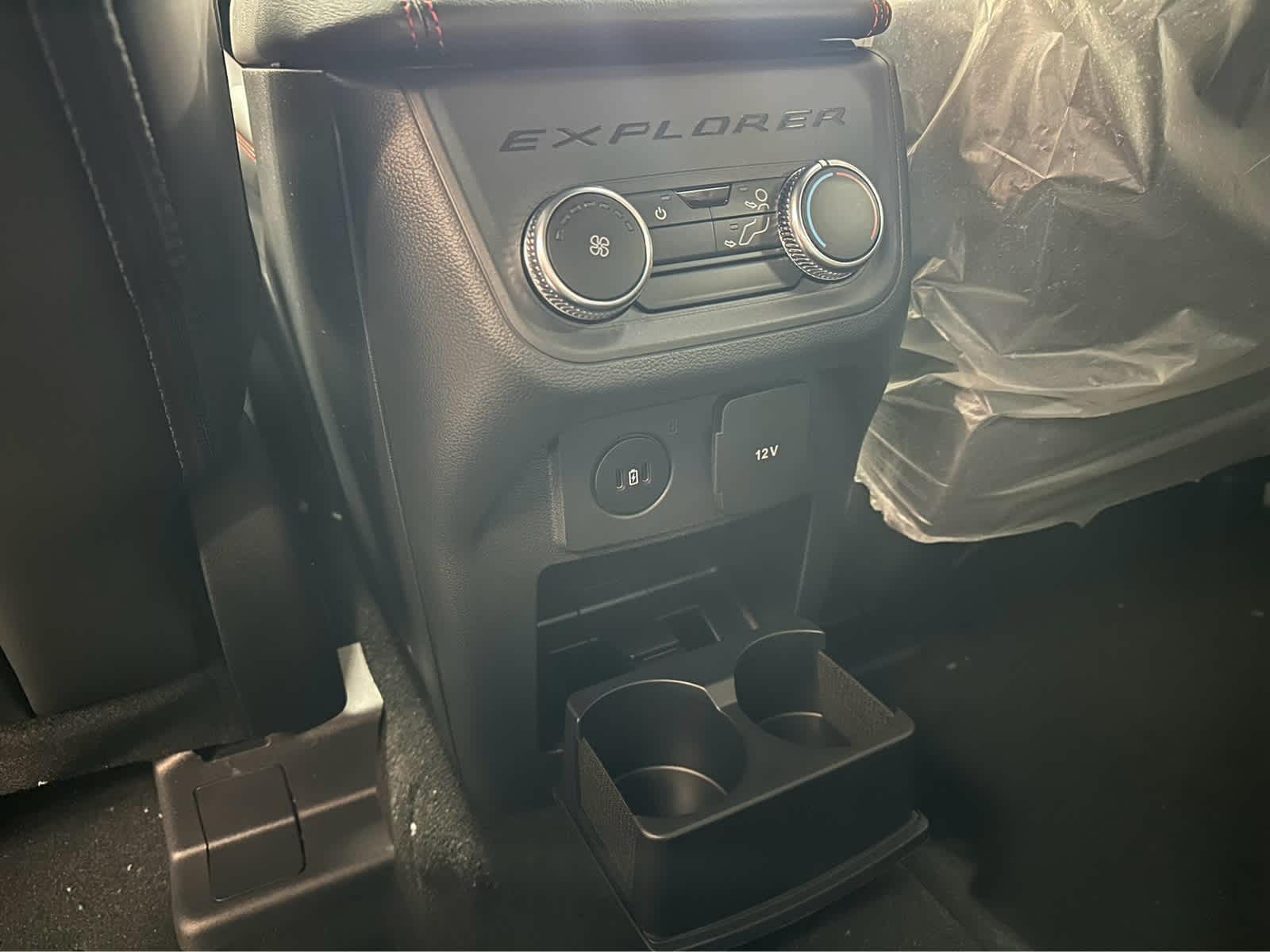 2026 Ford Explorer ST-Line - Photo 35