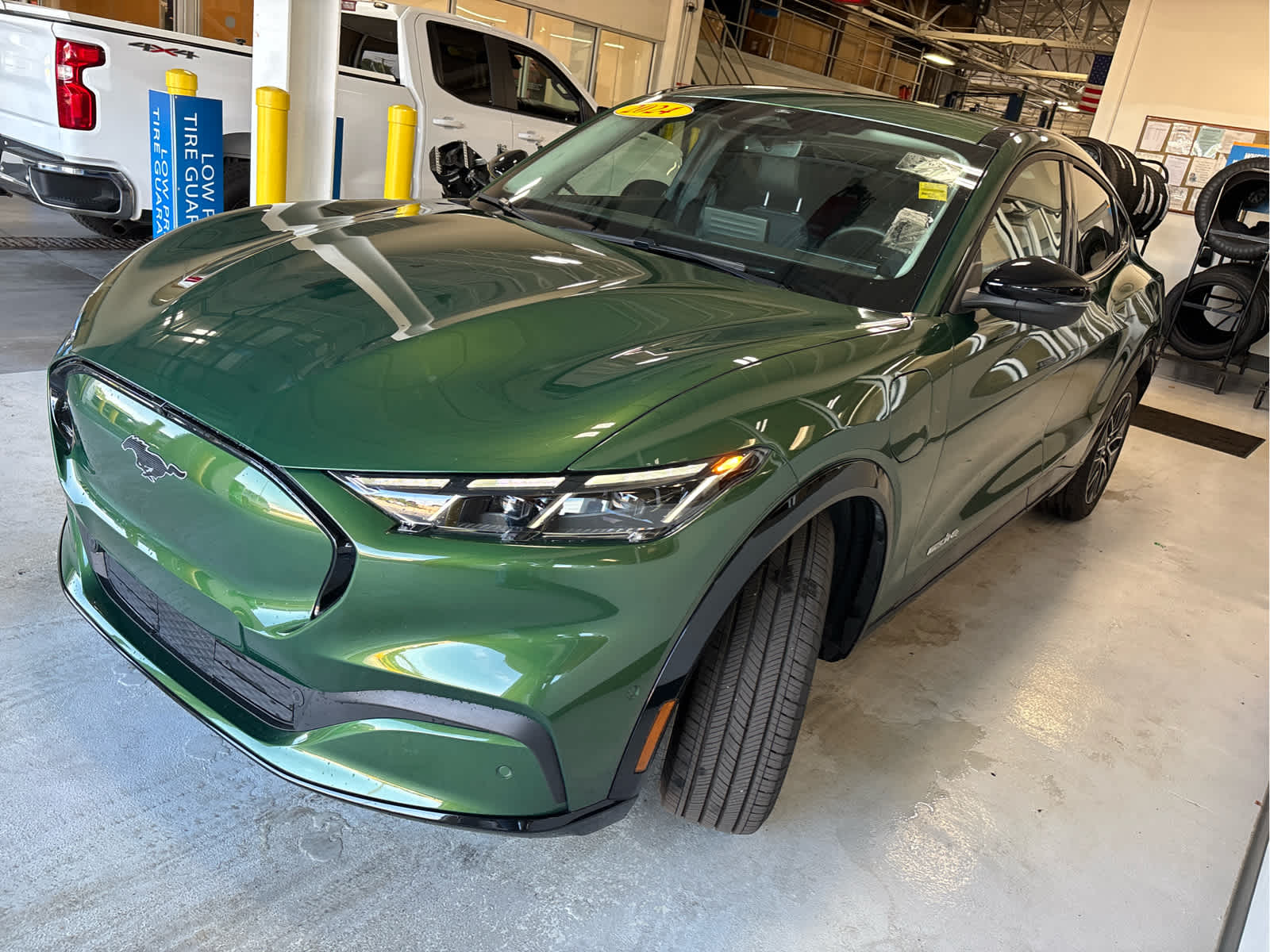 2024 Ford Mustang Mach-E Premium photo 3