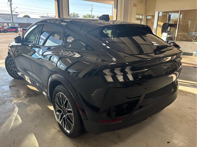 2025 Ford Mustang Mach-E Premium photo 4