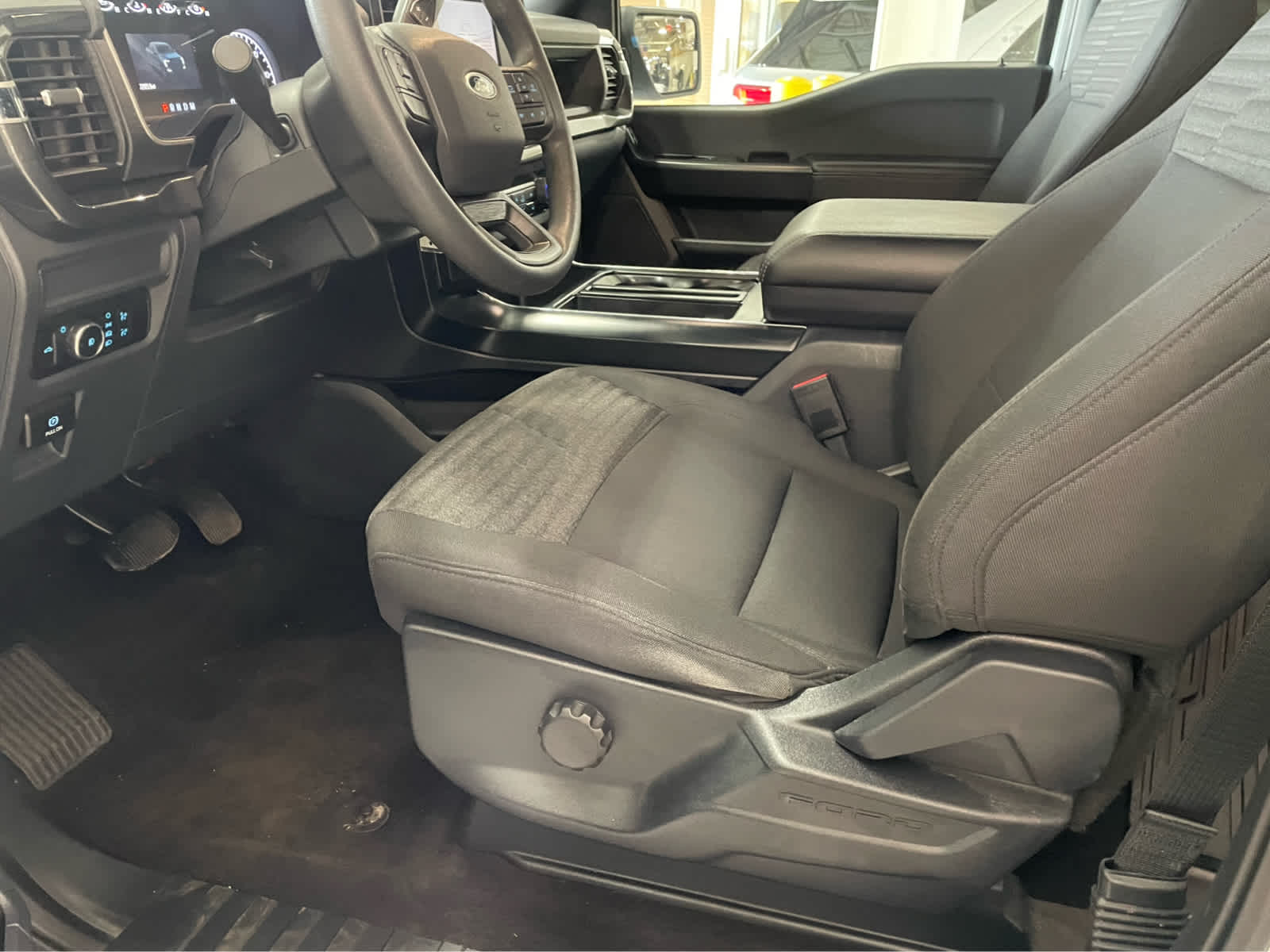 2023 Ford F-150 XL - Photo 14