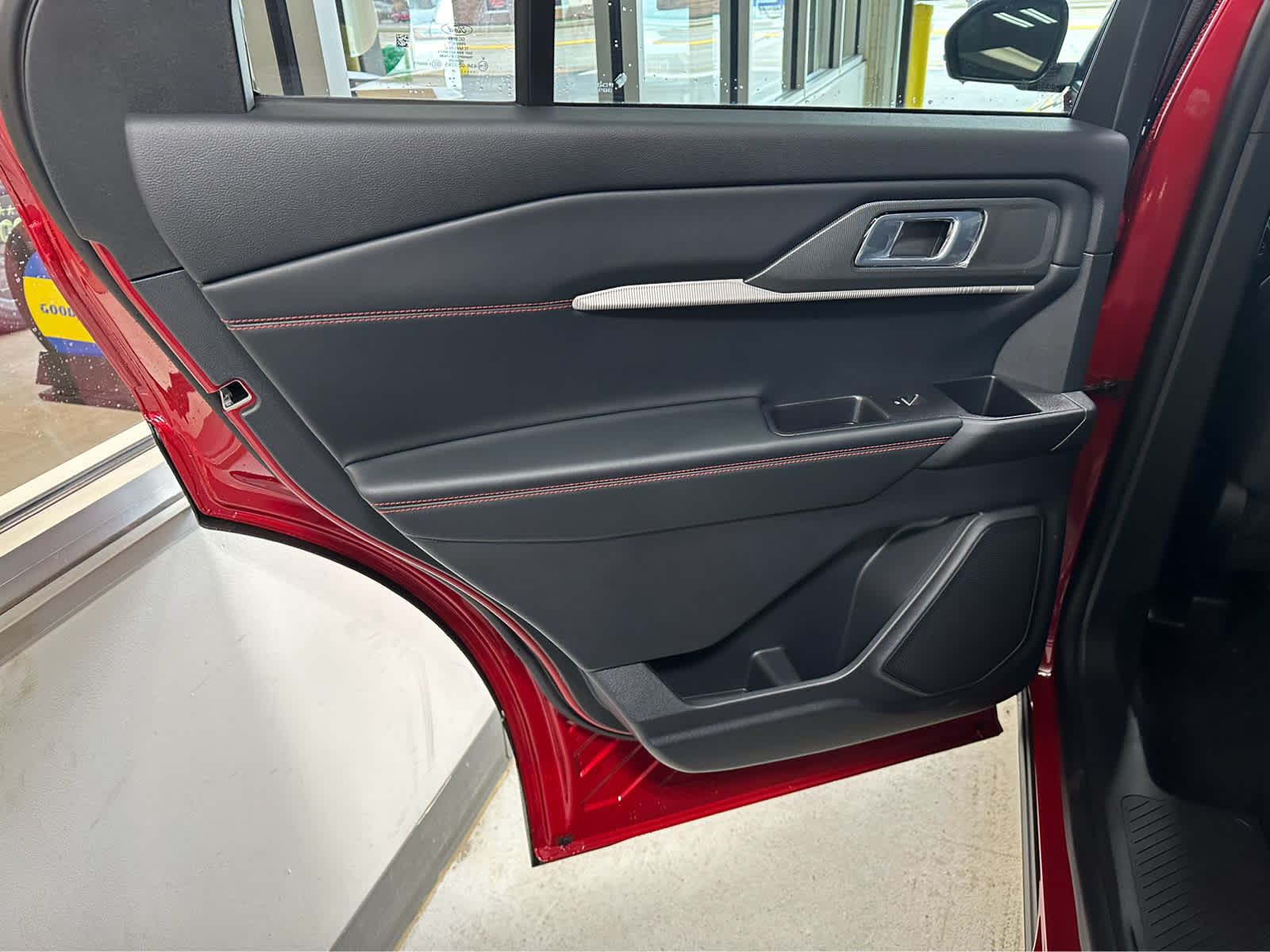 2026 Ford Explorer ST-Line - Photo 27